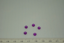 [0368 ] Glas kraal met rubber 4 mm. Paars