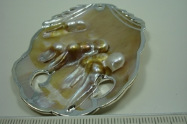 [ 5935 ] Parelmoer schelp hanger 70 x 53 mm. per stuk