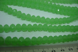 [ 6684 ] Spacer Glaskraal 8 mm. Appeltjes Groen, per streng