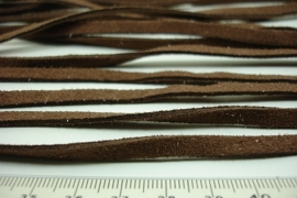 [ 6376 ] Plat Suede Veter 5 mm. Bruin, per meter