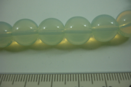 +[ 8504 ] Opaliet 12 mm.  per streng