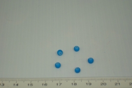 [0367 ] Glas kraal met rubber 4 mm. Licht Blauw