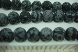 +[ 8827-B ] Snowfloke Obsidiaan 10 mm. per streng 40 cm.