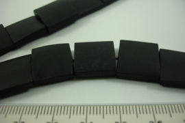[ 8770 ] Hoorn kralen +/- 15 x 15 mm. Zwart gekleurd,  per 26 stuks