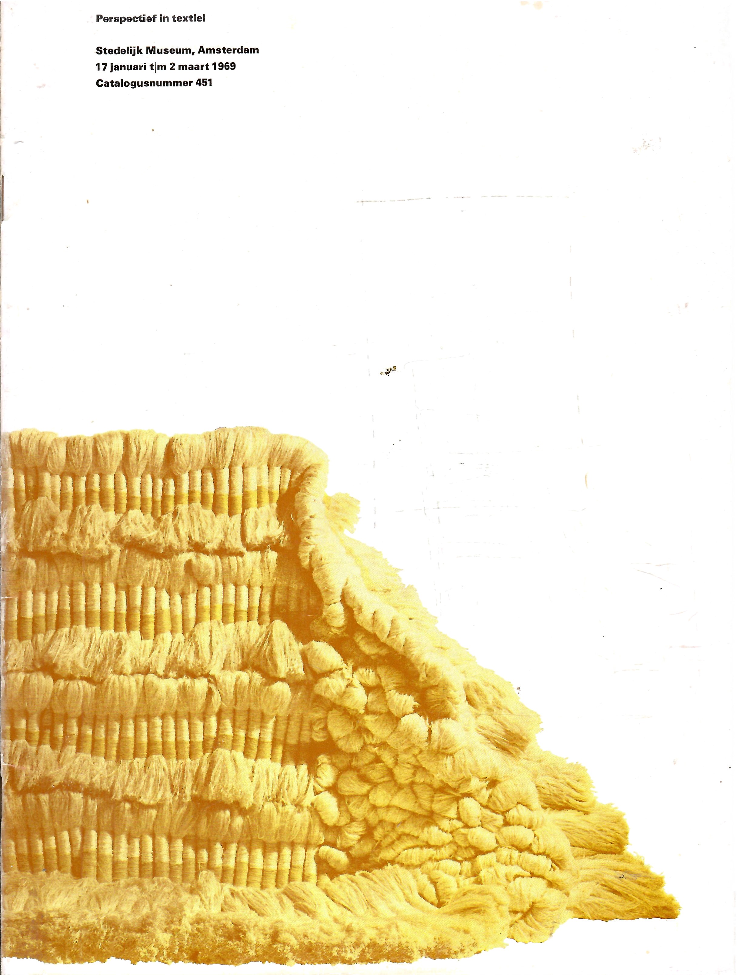 Catalgus Stedelijk Museum 451:  Perspectief in textiel