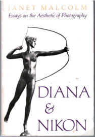 Malcolm, Janet: Diana & Ikon. Essays on the Aesthetic of Photography