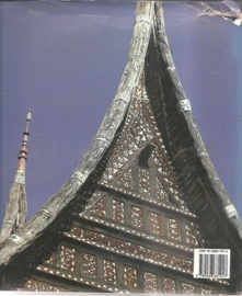 Dawson, Barry en Gillow, John: "De traditionele bouwkunst van Indonesië".