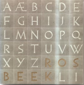 Rosbeek, goodwill-uitgave 51: Alfabet in steen