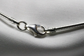 Omega collier 1,5 mm.