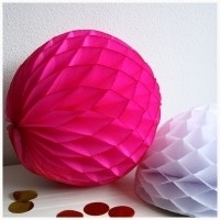 Honeycomb ball fuchsia