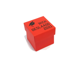 Vierkant doosje met deksel rood (zonder opmaak)