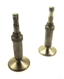 BSA B33 M33 B34 Set of 2 valves + guides (65-1239 / 65-1240 / 65- 1516)
