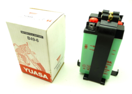 Royal Enfield Bullet battery tray c.w. 6V Yuasa battery (110164)