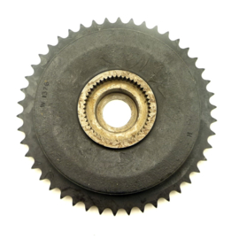 Triumph T120 - T100 Unit Sprocket and brake drum 46T for QD splined hub (37-1040)