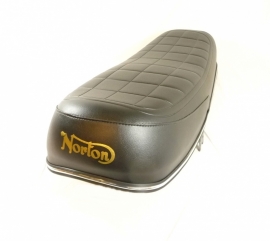 Norton Commando 850 MK3  dual seat  Roadster-type  opn 06-5612