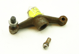 Norton rocker  inlet RH  c/w valve adjuster (06-2471 / NM25330)