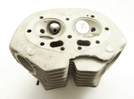 Norton Commando 750 Cylinder head (06.0988, castingnr: 06-0380)