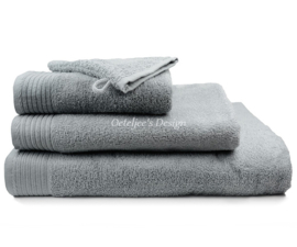 Geborduurde handdoek met eigen naam of tekst licht grijs