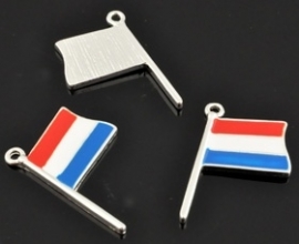 Bedel - Nederlandse vlag rood wit blauw met epoxy ± 27x17mm (oogje ± 1,5mm)