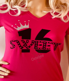 Sweet 16 shirt roze met opdruk sweet 16 en glitter kroontje