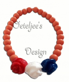 Armband oranje met rood wit blauwe roosjes