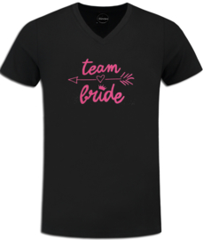 t-shirt vrijgezel "Team Bride" dames zwart met pink glitter opdruk pijltje