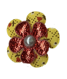 Corsage bloem Oeteldonkse kleuren rood wit geel tulpjes en bling bling