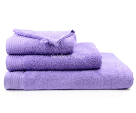 Geborduurde handdoek met eigen naam of tekst paars