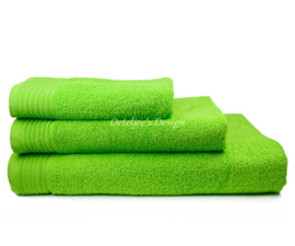 Geborduurde handdoek met eigen naam of tekst lime
