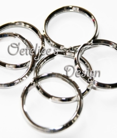 Metalen ring t.b.v. sleutelhanger / tashanger 28x3mm