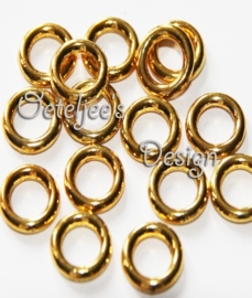 Gesloten ring 8x1.5 mm goud kleur