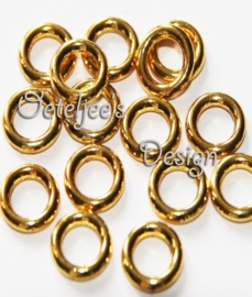 Gesloten ring 8x1.5 mm goud kleur