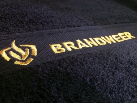 Brandweer handdoek geborduurd met tekst + logo brandweer