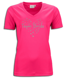 t-shirt vrijgezel "Team Bride" dames V-hals pink met zilver glitters hartjes