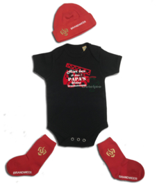 Baby rompertje zwart met opruk brandweerauto en tekst papa's kleine brandweerman
