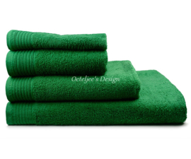 Geborduurd badlaken met eigen naam of tekst groen