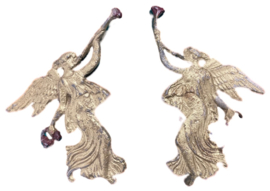 Antieke set van 2 loden ornamenten in de vorm van Engelen met trompetten