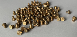 Sc02 ca 100 x Massief koperen boutjes, cilinderkop, draad 2 mm (M2) Duitsland.