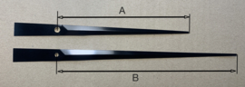 EF022.  Quartz wijzers, model 'speer', zwart 160/220 mm