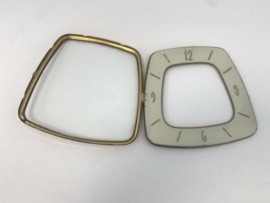 Sch.42 Vintage trapezium glasrand met bol glas en cijferrand