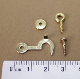Messing haak, oog, schroef en ring voor afsluiting van een klokdeurtje, 23 mm