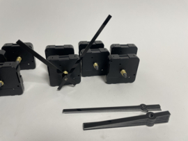 Set van 10 JH1668 quartz inclusief bevestigingsaccessoires en wijzersets