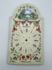 sw.039 antieke Schwartzwalder/appelklok wijzerplaat met floraal decor en dorpsaanzicht