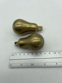 Een set van 2 antiek koperen peer gewichtjes  370 gram p/s