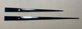 EF022.  Quartz wijzers, model 'speer', zwart 160/220 mm