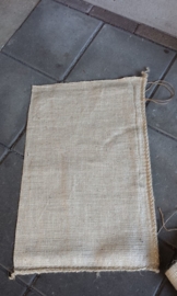 Jute zakken / jutezak /  nieuw / 40 x 60 cm – met koord - 275 gram/m2 doek / per 5 stuks