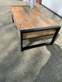 SELINA Mango met metaal Industriële salontafel 120 x 70 nu in de actie