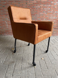 TopTop eetkamer stoel in Eco leer Cognac met wielen tijdelijk voor maar