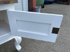 TV Meubel Queen Ann poot Barok 160 cm breed met drift-look teak bovenblad .