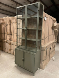 Como 95 vitrinekast metaal groen /glas exclusief model 95 breed voor de laagste prijs